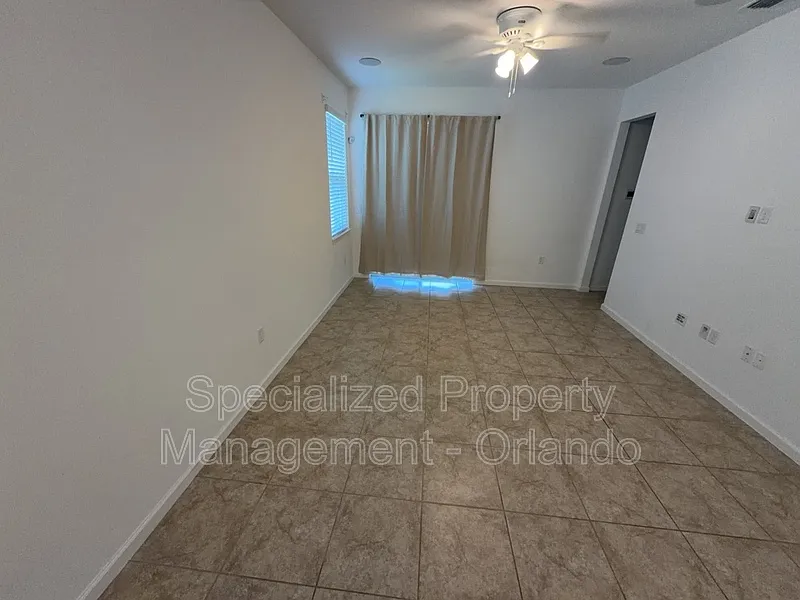 4 bed, 2.0 bath, 1854 sqft, $2,595 — Photo 4
