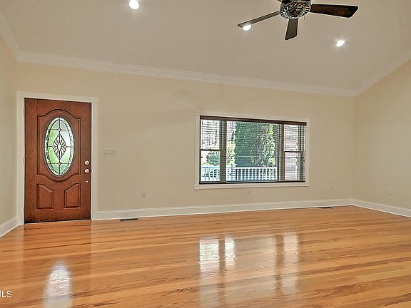 5th image of 1320 Suntree Rd