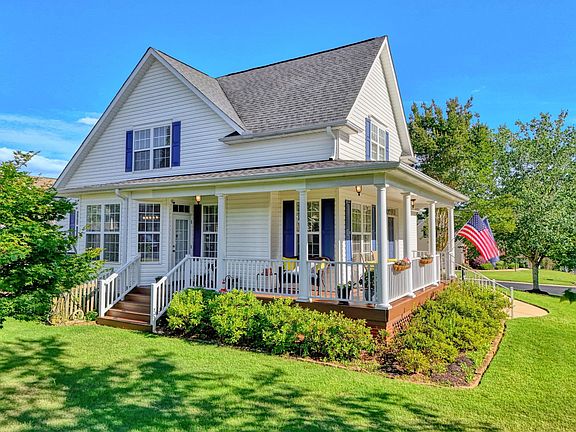 3rd image of 801 Oak Haven Ct