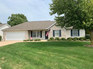 4710 N Beechwood Trl, Decatur, IL 62526