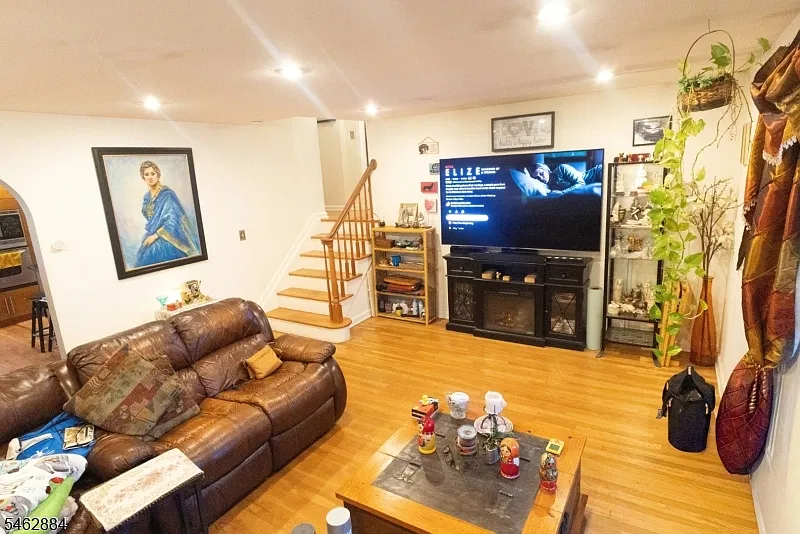 3 bed, 3.0 bath, $3,500 — Photo 4