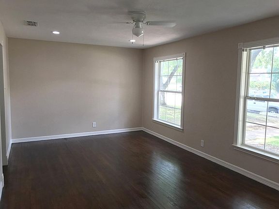 3rd image of 1214 Marshalldale Dr