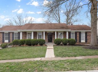 1985 Claymills Dr, Chesterfield, MO