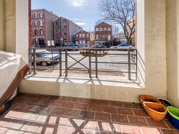 4th image of 1420 W Erie St APT 1F