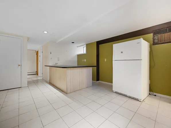 1026 Jassamine Way image 14 of 16