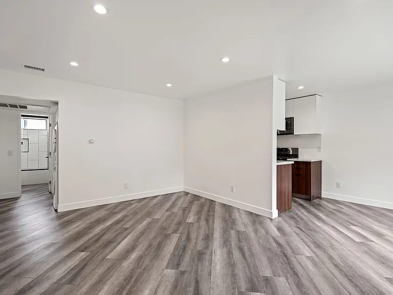 6307 Elgin Street Apartments — Photo 32