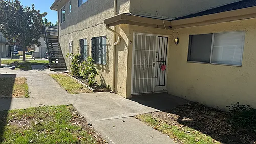 2205 Peppertree Way #2 Photo 1
