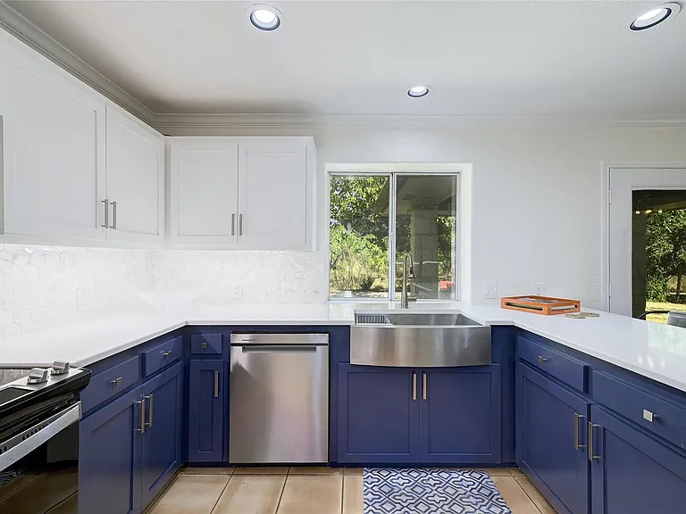410 Hi Cir W — Photo 8