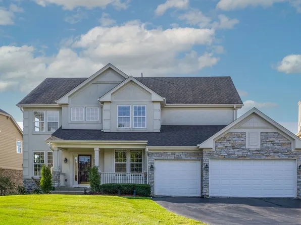 1688 Saint Andrew Dr, Vernon Hills, IL 60061