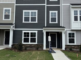 366 Leland Crest Dr, Apex, NC 27539