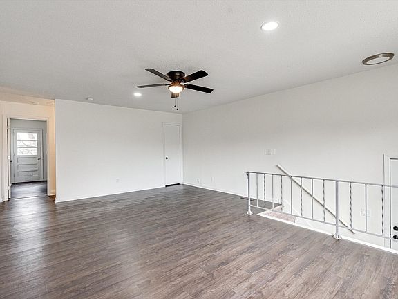 4th image of 3932 Bowman Ln