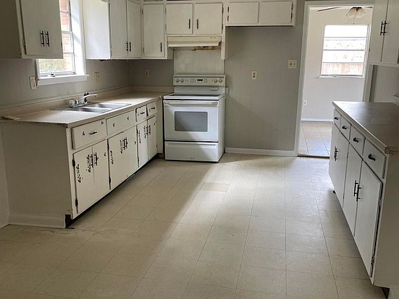 4th image of 1605 Kingfisher Dr