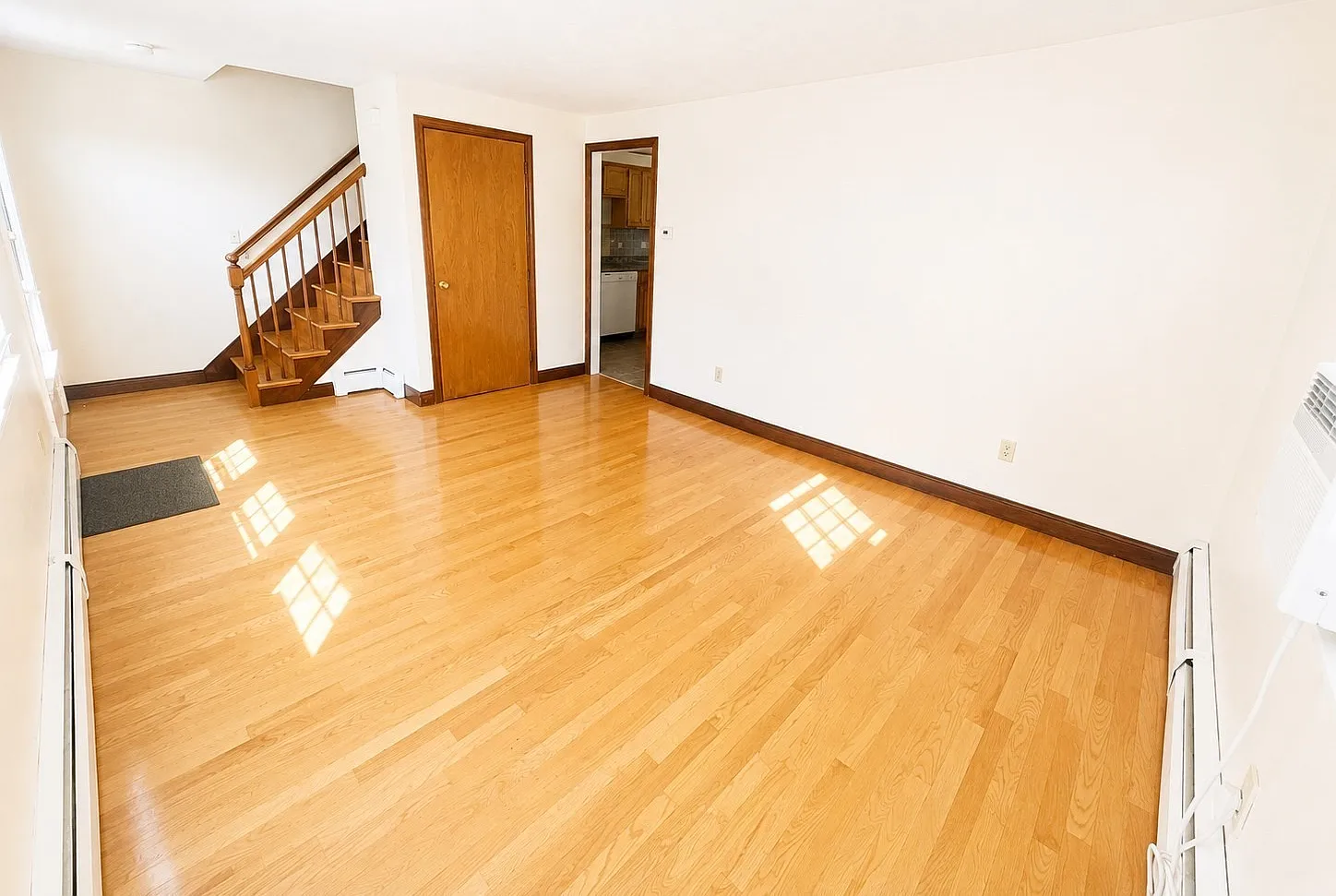 2 bed, 1.5 bath, 1200 sqft, $3,100 — Photo 3
