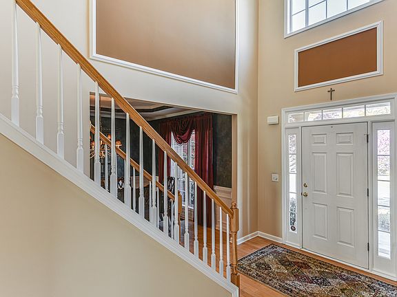 5th image of 116 Serenade Ln