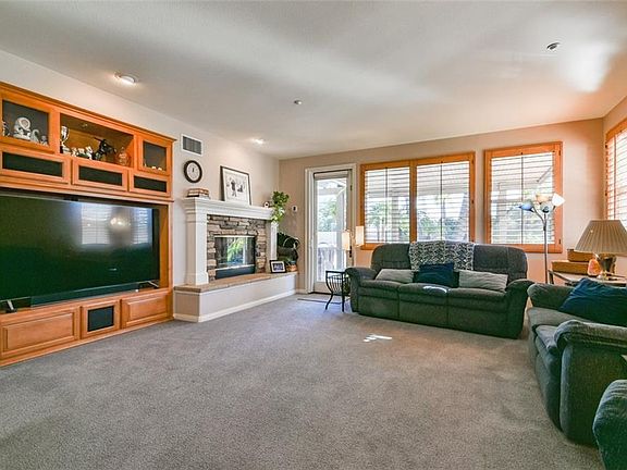 5th image of 3261 Briar Ct
