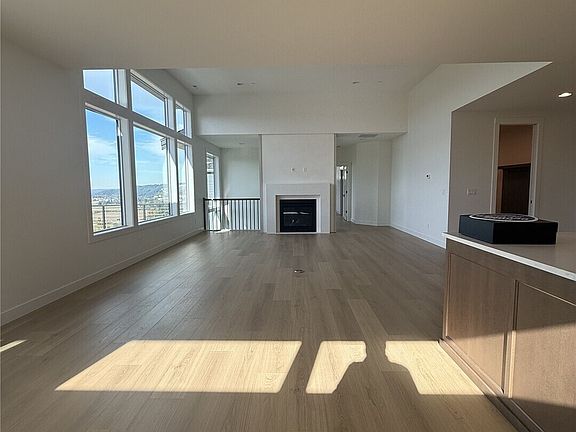 5th image of 10203 174th Avenue E