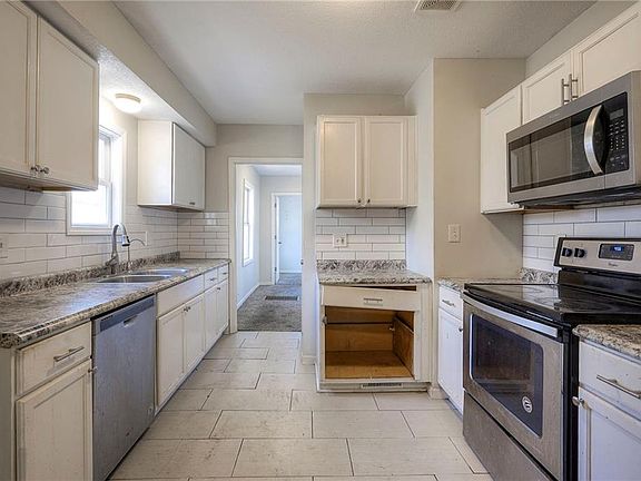 5th image of 1417 E 72nd St