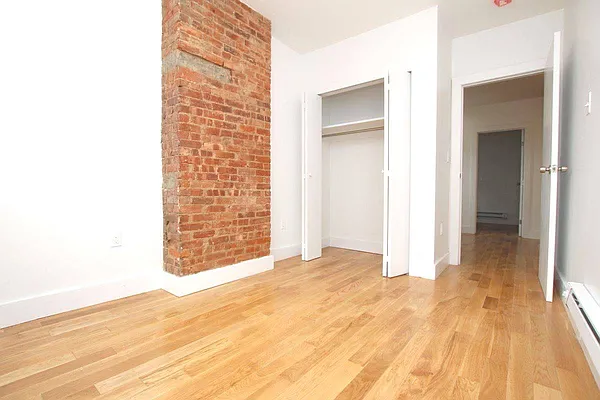 Rented by Premier Metro Realty Corp | media 40