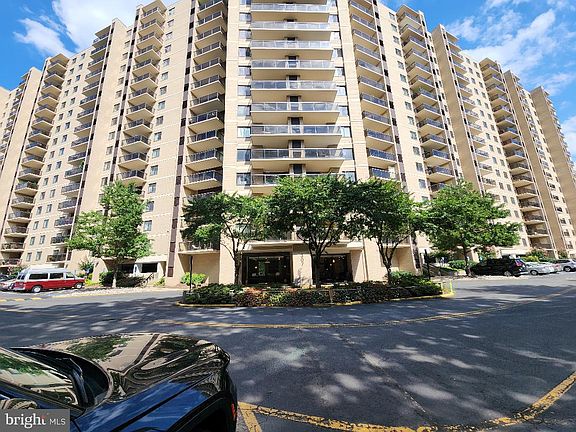 4th image of 307 Yoakum Pkwy APT 1024