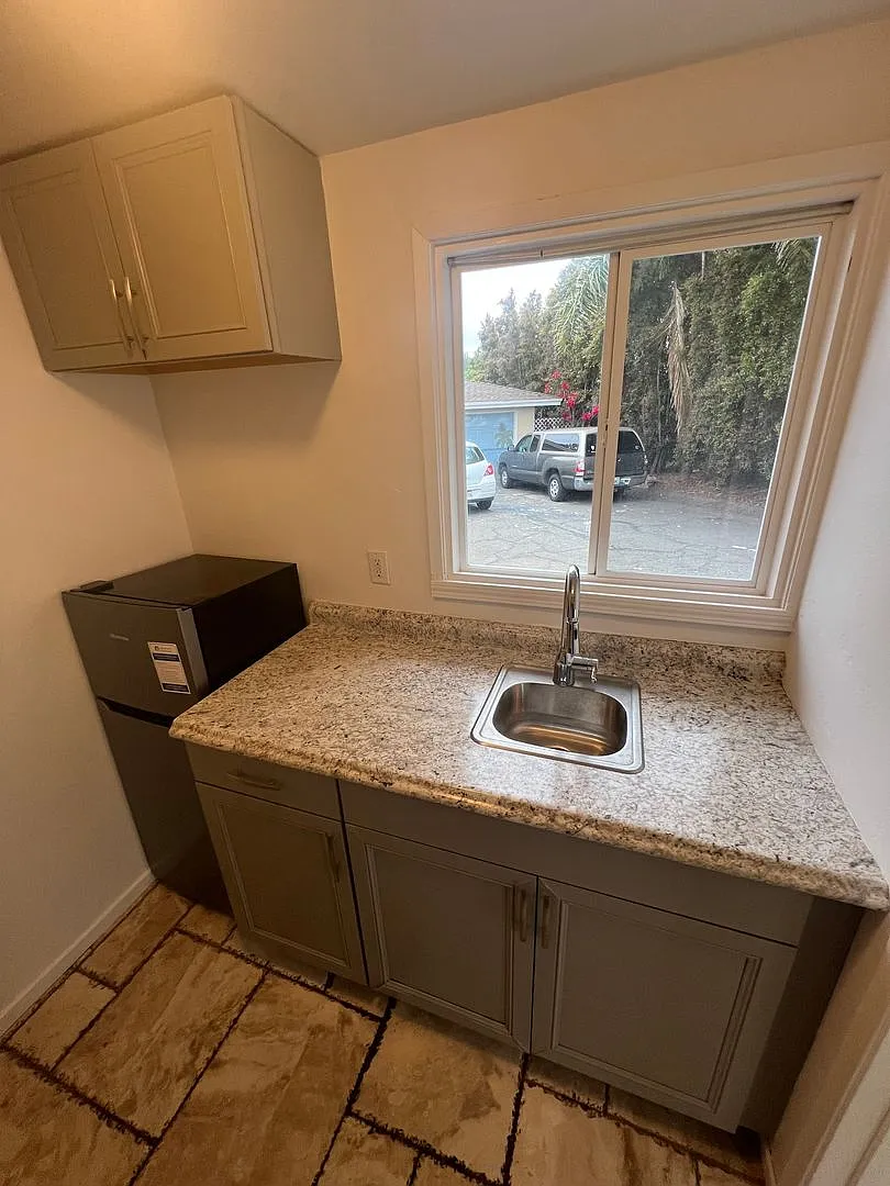 1454 Olive Ave — Photo 4