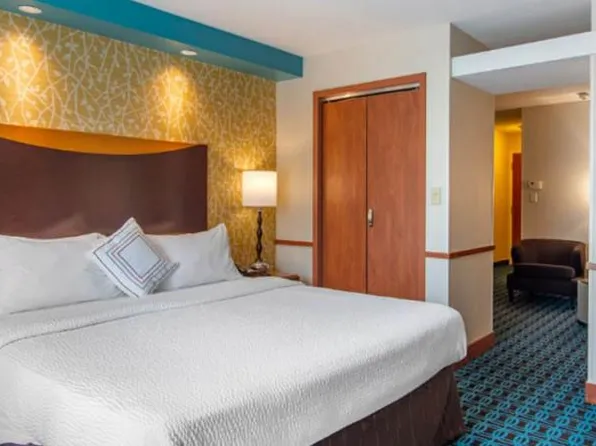 8 Bell Ave, Hooksett, NH 03106