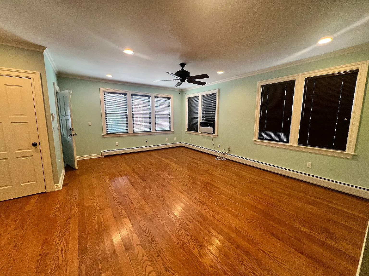 1 bed, 800 sqft, $1,950 — Photo 4
