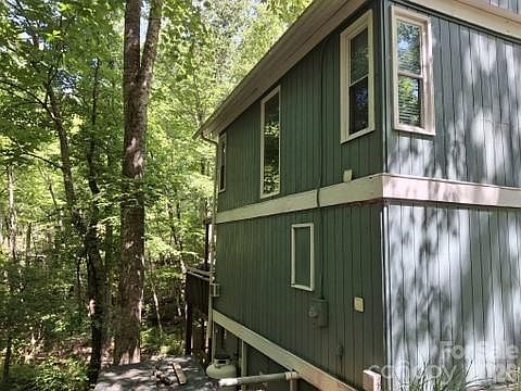 4th image of 630 Shumont Rd