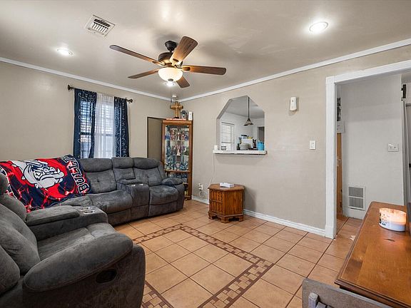 4th image of 1413 Fresno St