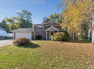 541 Crystalia St, Commerce Township, MI 48382
