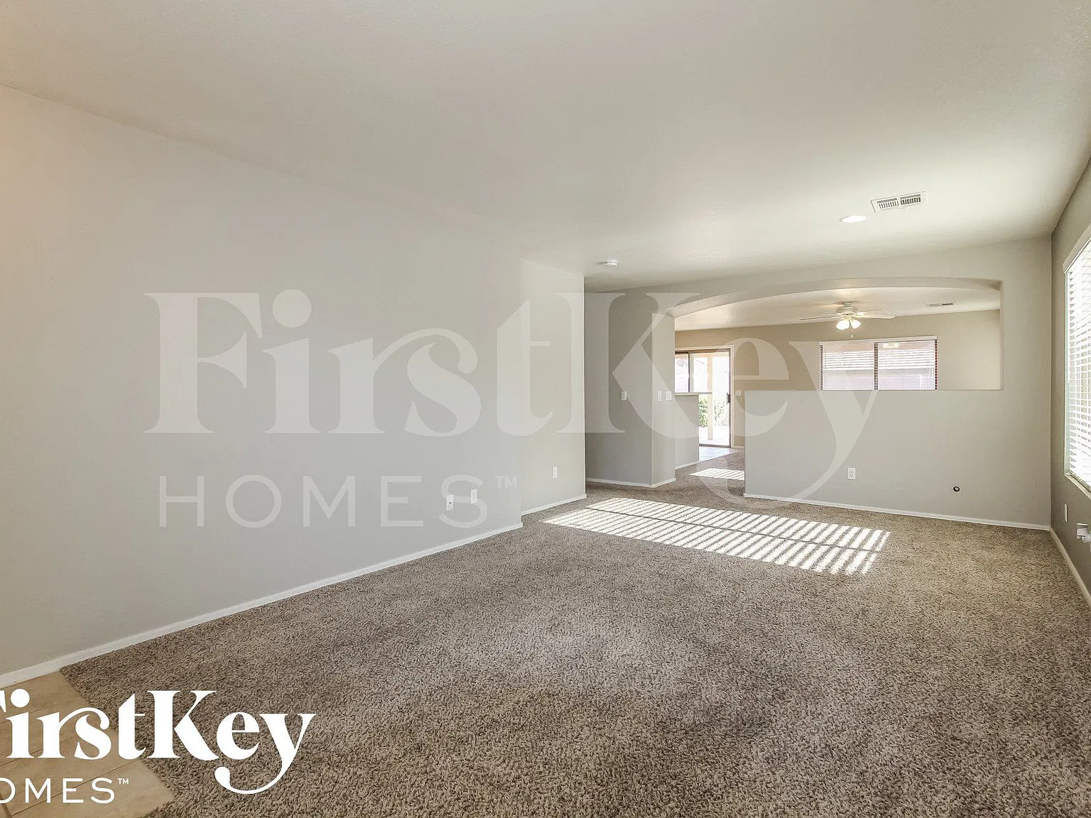 3 bed, 2.0 bath, 1600 sqft, $1,860 — Photo 4