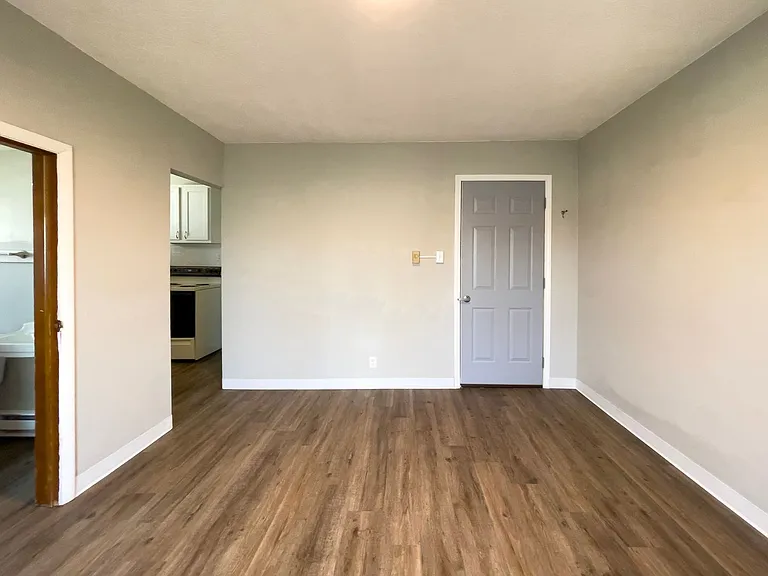 1924 W Jackson St #5 — Photo 5