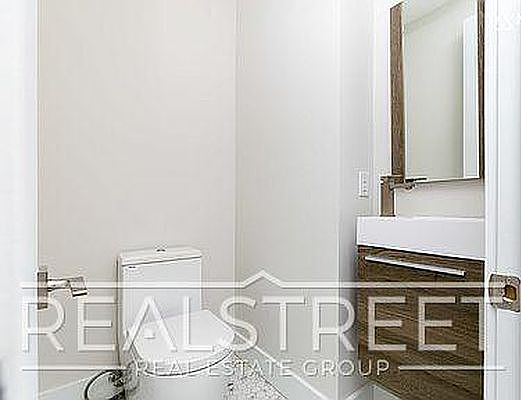 5th image of 347 Greene Ave #3C