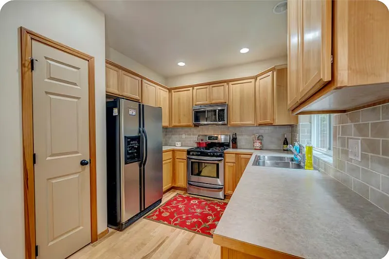 3 bed, 2061 sqft, $1,250 — Photo 4