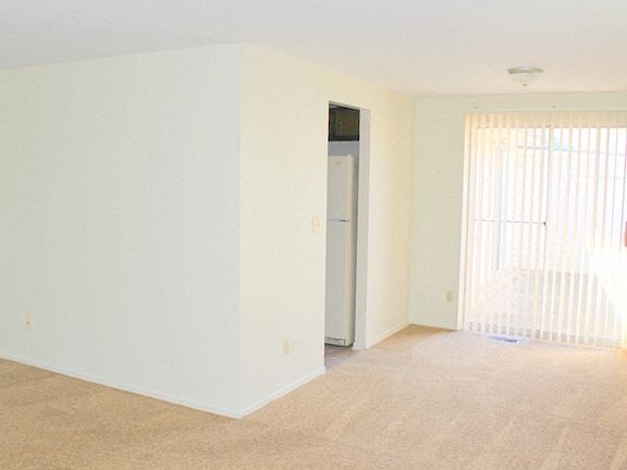 4th image of 5618 Troy Villa Blvd