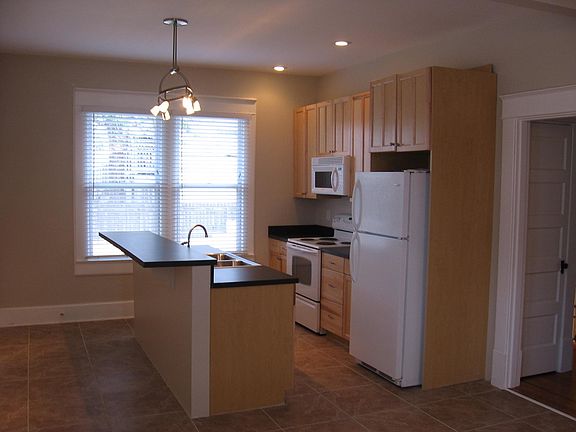 3rd image of 351 Moffett Ct N