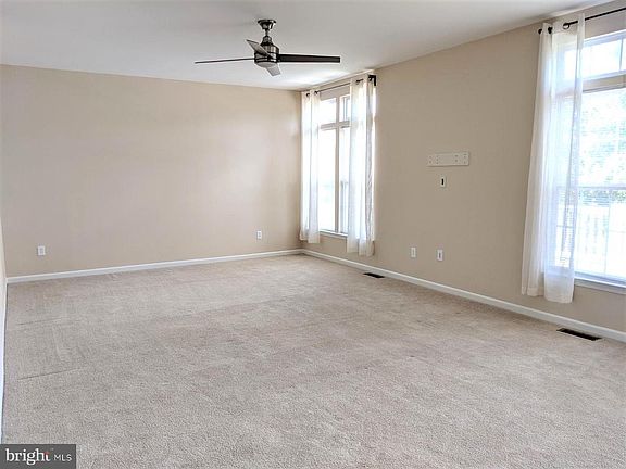 4th image of 9321 Birch Cliff Dr