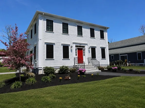 553 Foundry St, South Easton, MA 02375
