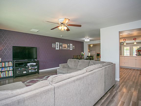 5th image of 3231 W Country Gables Dr