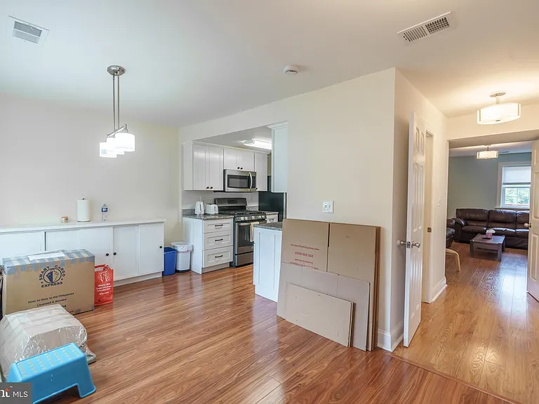 5776 Yellowrose Ct — Photo 4