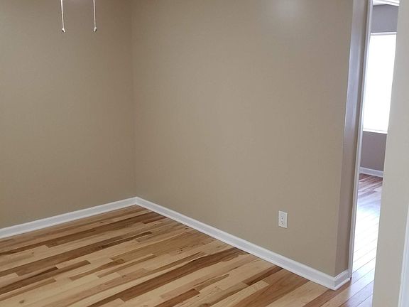 2nd image of 2028 Plum St Floor 2