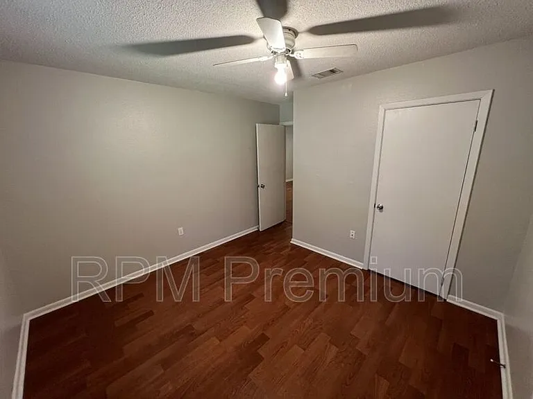 4133 Lee St #17 — Photo 18