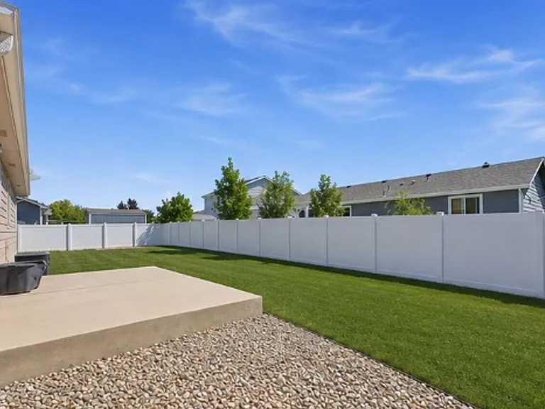 7026 Mount Nimbus St — Photo 21