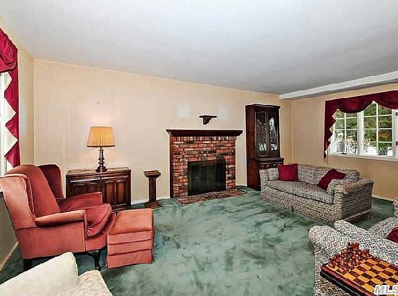 4th image of 16 Honey Ln