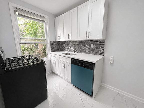 3rd image of 4029 48th St #2