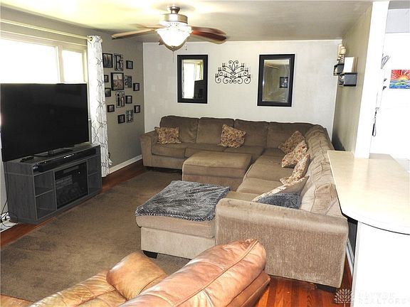 4th image of 535 Crestgrove Ave