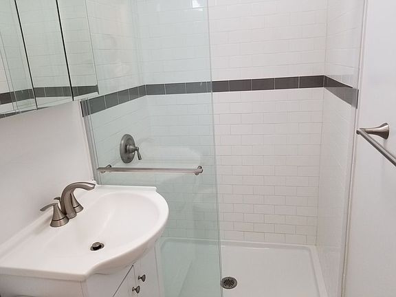 3rd image of 14210 Hoover Ave APT 515