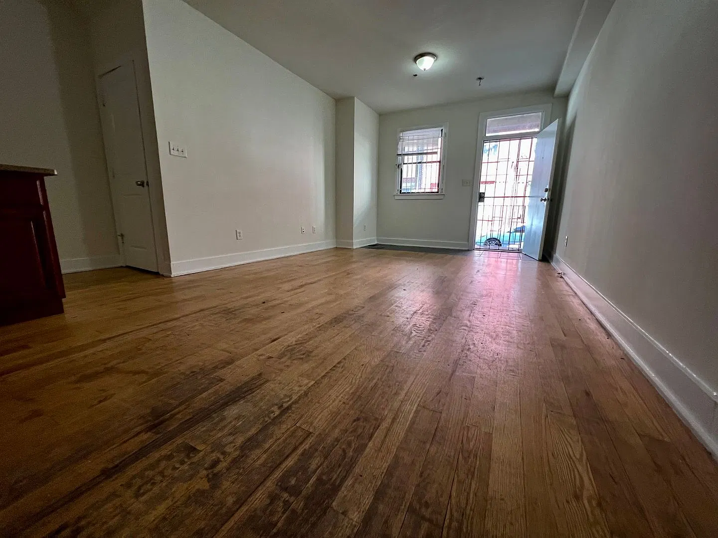 Gratz St N 1921 — Photo 4