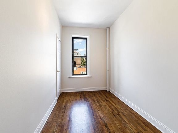 4th image of 55 Delancey St Front 3R