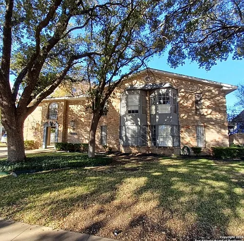 215 E Mistletoe Ave #A Photo 1
