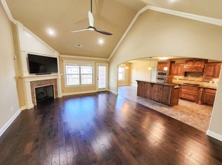 2912 N 16th St, Rogers, AR 72756